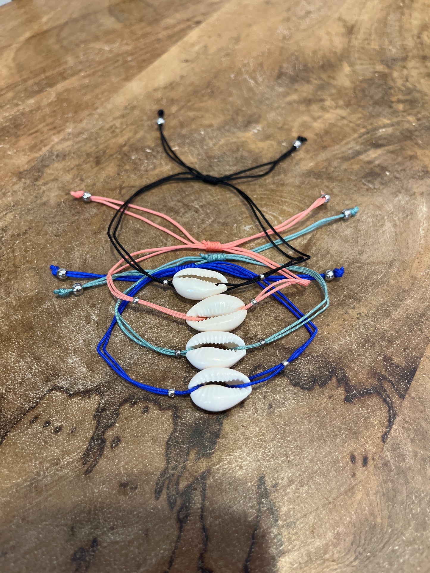 Simple Cowrie Bracelet