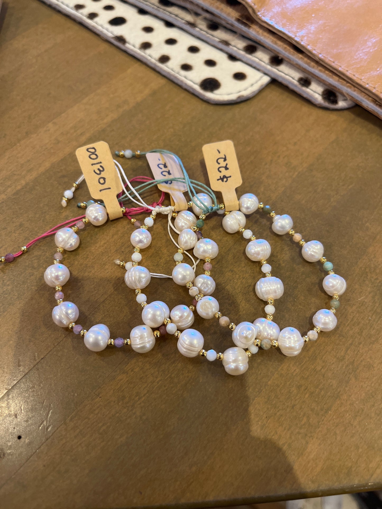 10 White fresh Water Pearl Bead Bracelet
