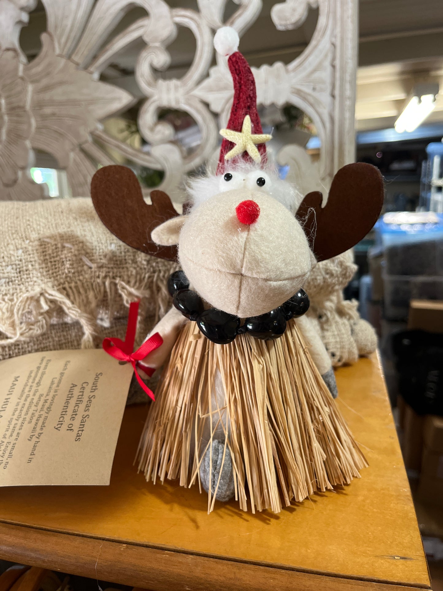 Small Hula Reindeer w/Kukui Lei