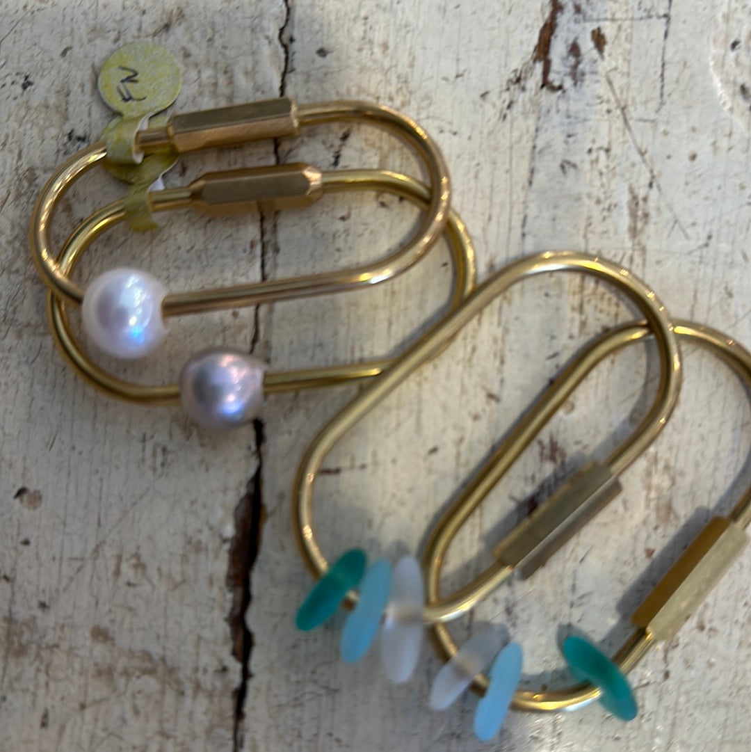 Small Key Holder w/Puka Shells / FW Pearl / Beach Glass / Tahitian Pearl