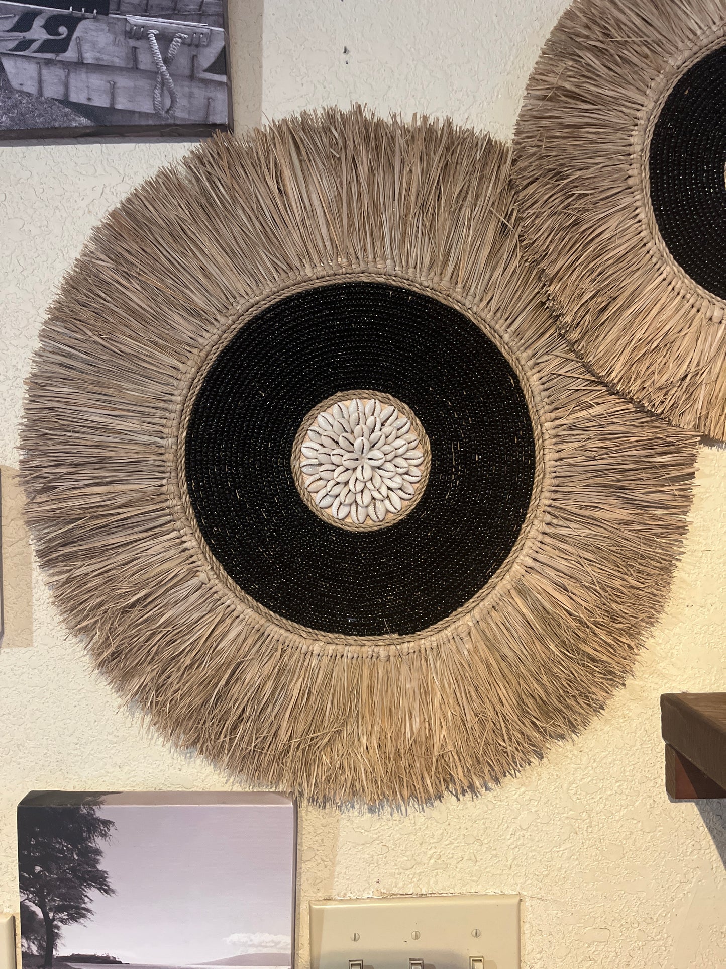 Shell Round Wall Hanging Med