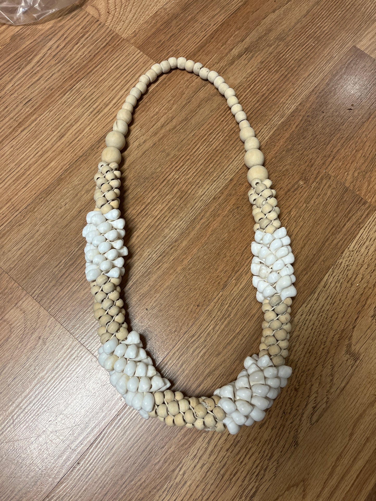 Bead White Shell Decor