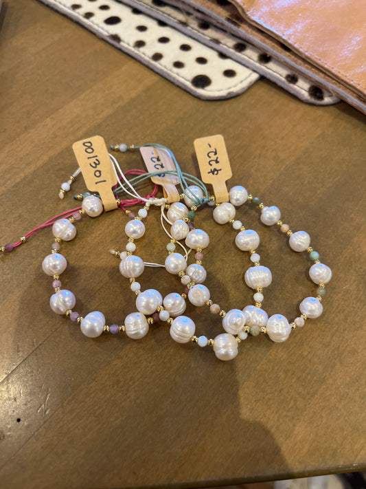 10 White fresh Water Pearl Bead Bracelet
