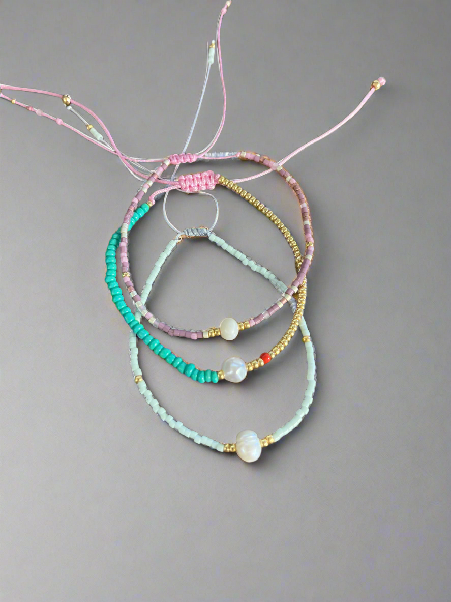 Single Tiny Fresh/w Pearl Bead Bracelet