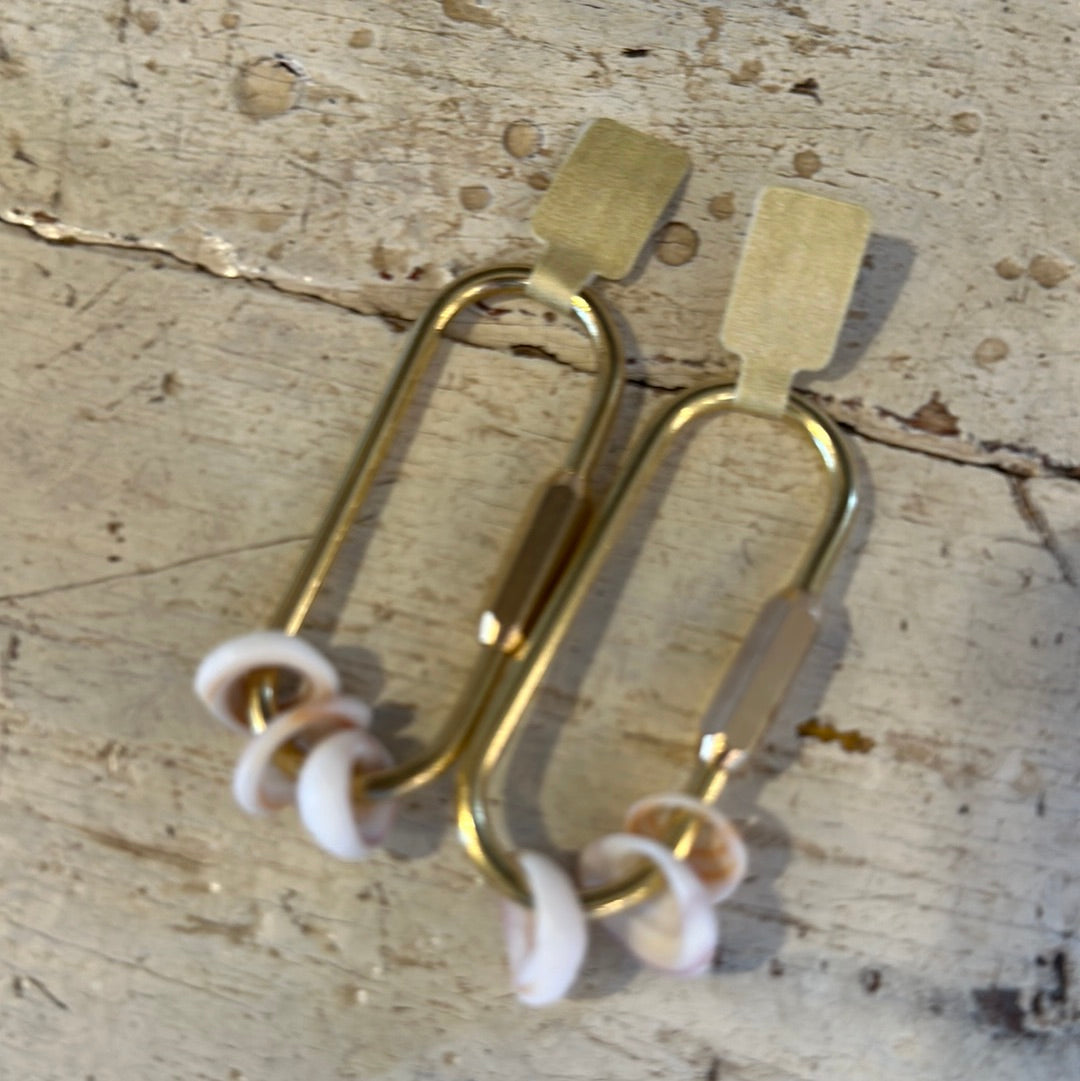 Small Key Holder w/Puka Shells / FW Pearl / Beach Glass / Tahitian Pearl