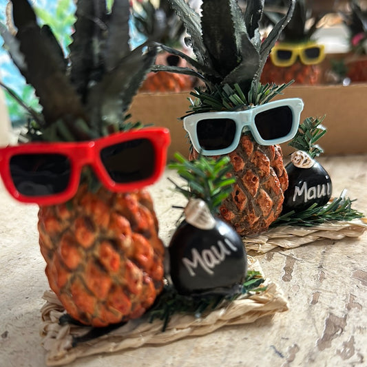 Maui Pineapple w/Glasses